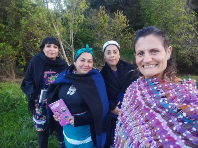 Trawun con mujeres mapuches